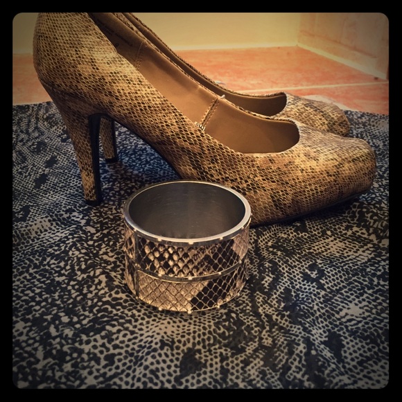 Snake bundle-cuff,shoes, & shirt