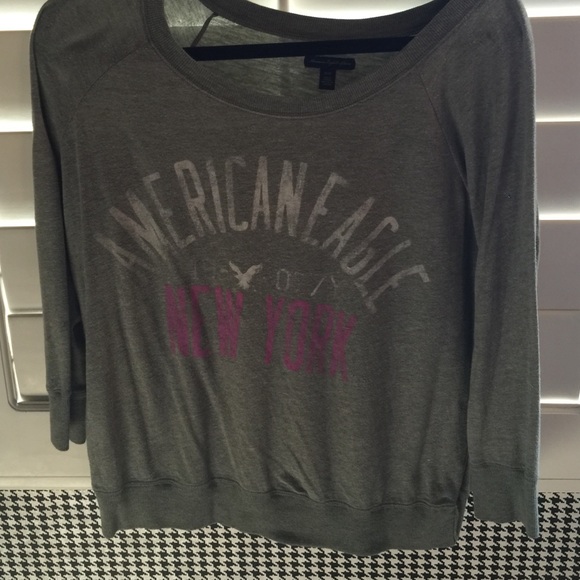 Quarter sleeve American Eagle crewneck