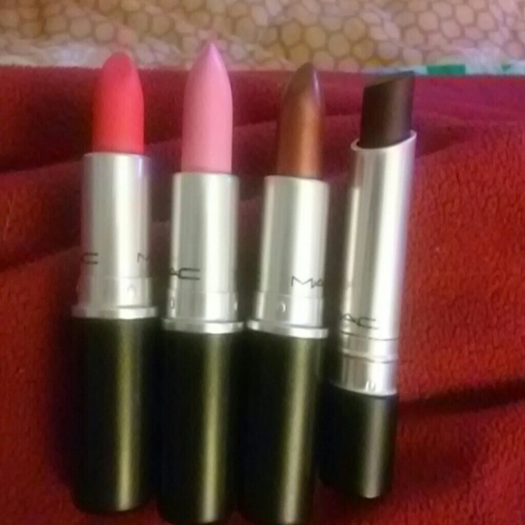 BUNDLE MAC COSMETICS