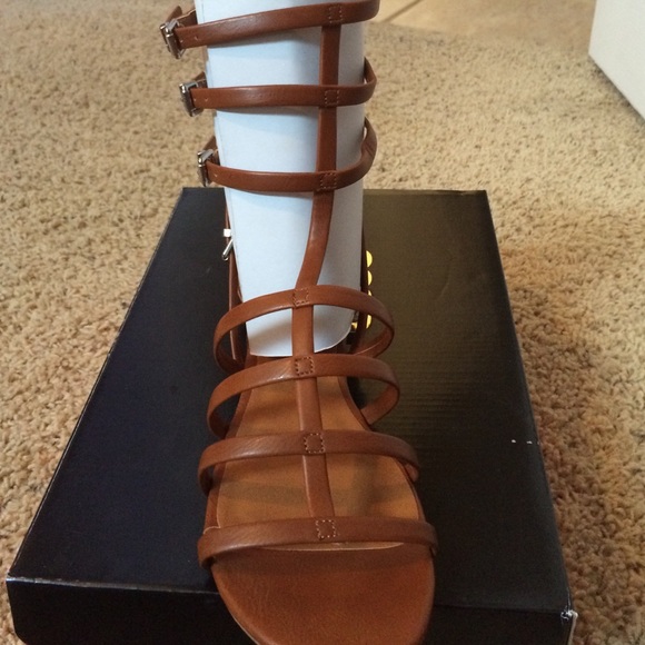 Charlotte Russe brown ankle sandals - Picture 2 of 3