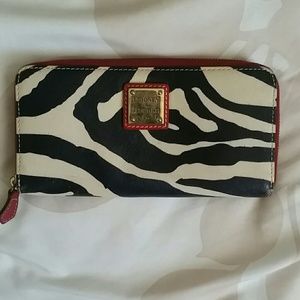 Dooney&bourke wallet