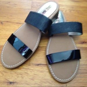 Trendy black summer sandals