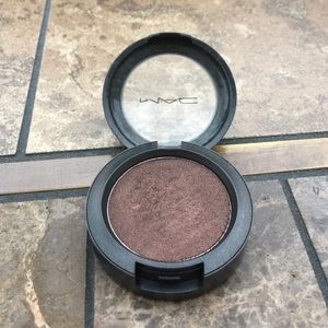 MAC mega metal eyeshadow - centre stage