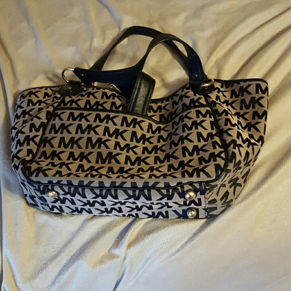 Michael Kors Purse - Picture 2 of 3