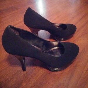 Unlisted a Kenneth Cole Production black pump