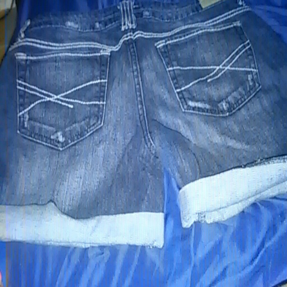 Shorts - Picture 2 of 2