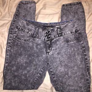 Grunge skinny jeans
