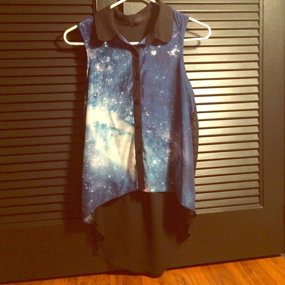 Galaxy high-low button up blouse