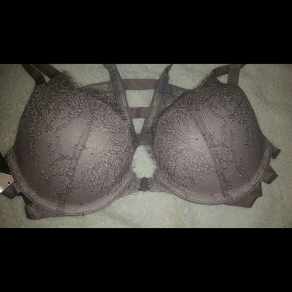 *Sold on Merc* Victoria's Secret Push up bra 32b