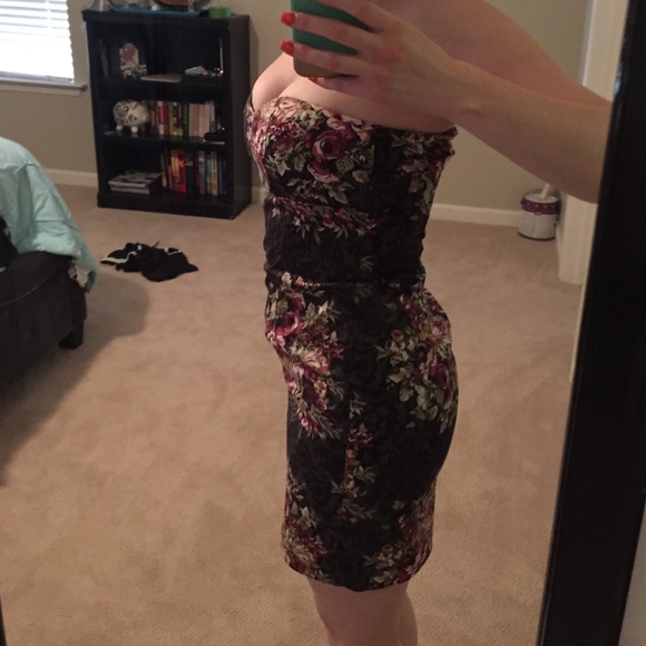 Floral dress - Picture 2 of 4