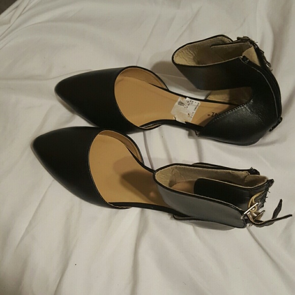 Pointed Toe Ankle Strap Flats