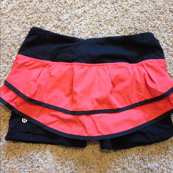 Lululemon ruffled running skirt size 6