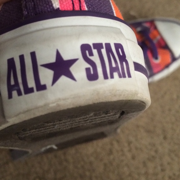 Converse - Picture 2 of 4