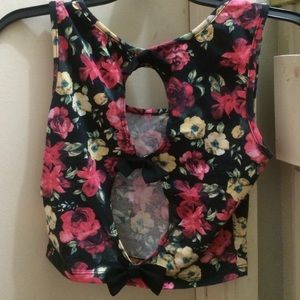 flowery crop top!