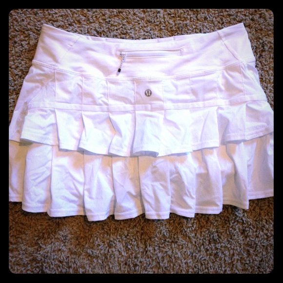 White Lululemon pace setter skirt size 6
