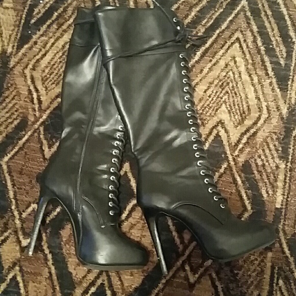 *SOLD* Lace up stiletto black boots - Picture 1 of 4