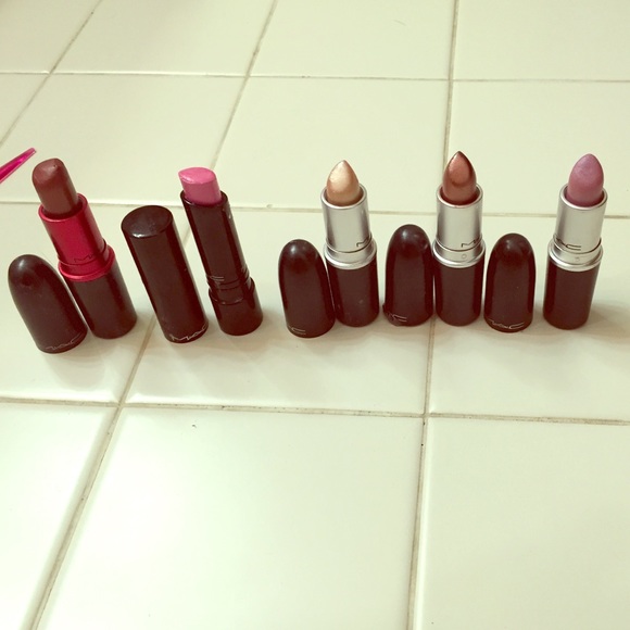 Authentic Mac lipsticks (15$ each)
