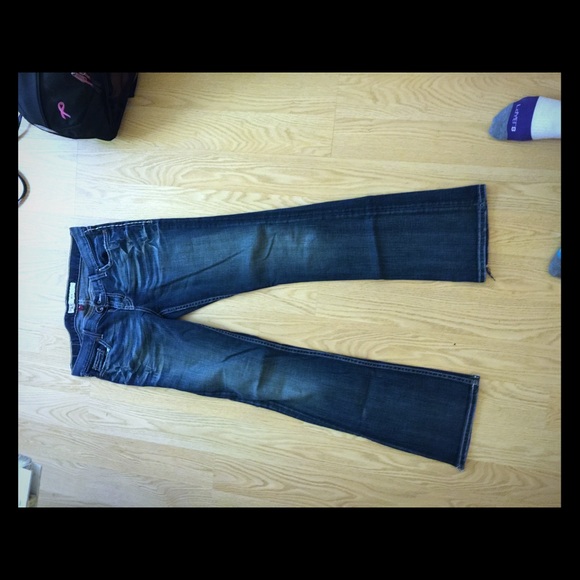 Buckle jeans