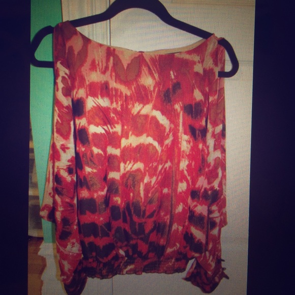 Jessica Simpson open sleeve