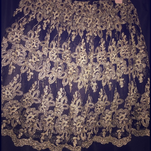 Black and gold lace skirt - Picture 1 of 2