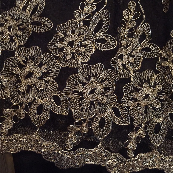 Black and gold lace skirt - Picture 2 of 2