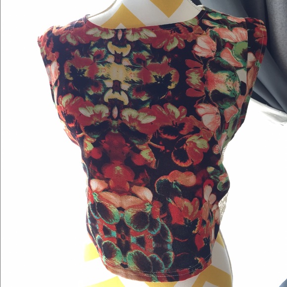 Crop top🚫sold🚫
