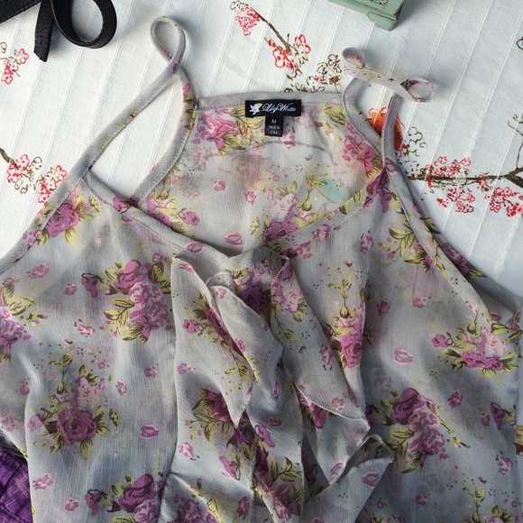 Sans Souci Tops - Lovely lavender and gray floral shirt.