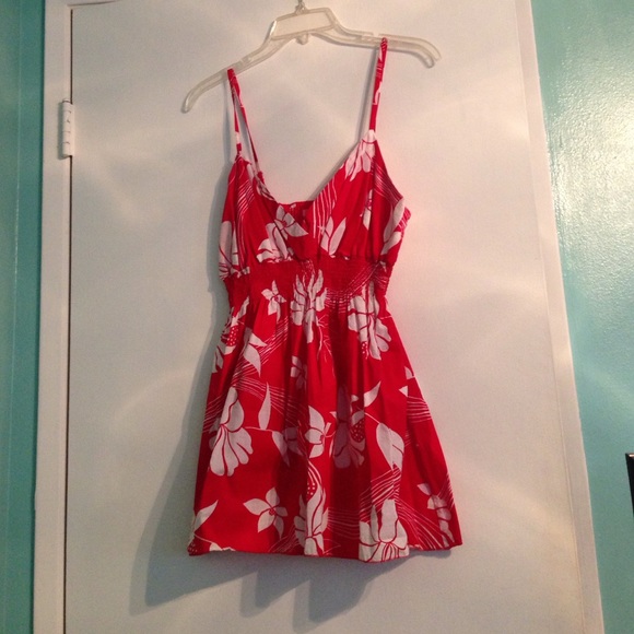 Red Hawaiian print tank