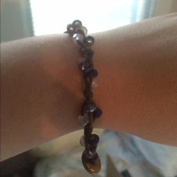 Purple crystal bracelet with flat disk clasp - Picture 3 of 3