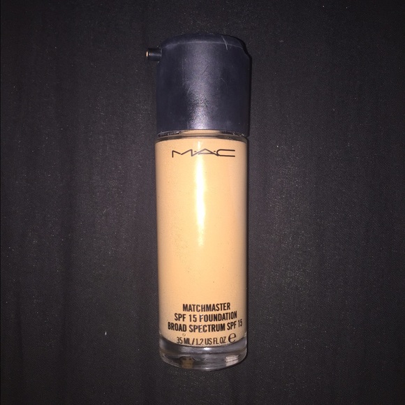 Mac match master foundation WITH BOX!