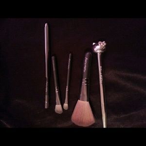 Authentic  hello  Kitty brushes