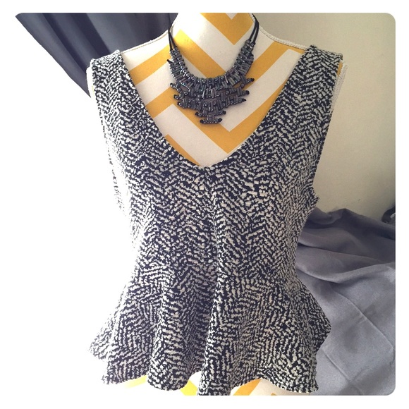 🚫 SOLD 🚫 Peplum top