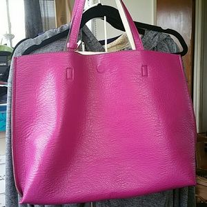 Reversible tote