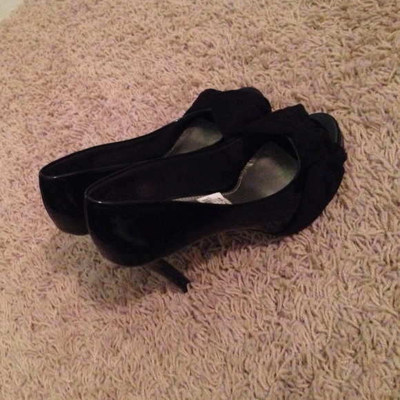 heels - Picture 2 of 2