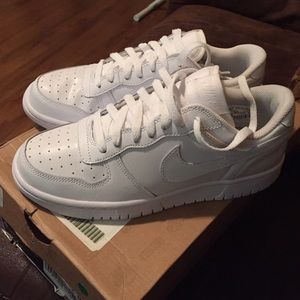 Kids Size 6 Nike Sneaker