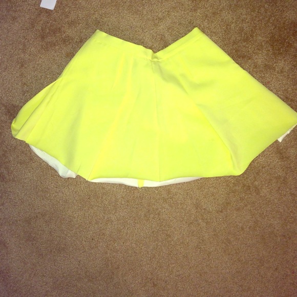 Yellow skater skirt