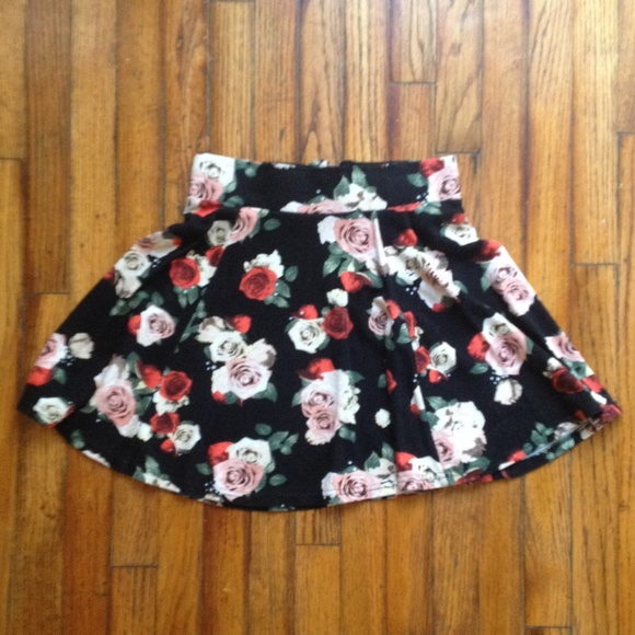 H&M Skater Skirt - Picture 1 of 4