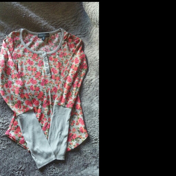 Flowered thermal shirt