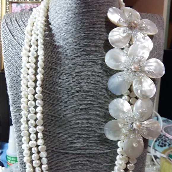 ❤️Beautiful Real Pearl & Mother of Pearl Necklace