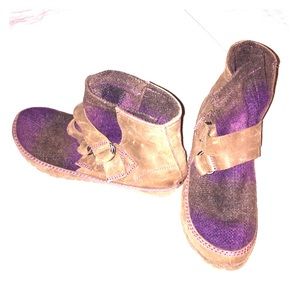 Sorel boots or booties size 9