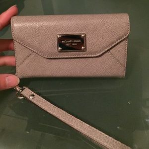 Michael kors wallet/phone case iPhone 5s