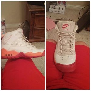 2007 Barkley edition nike sneakers