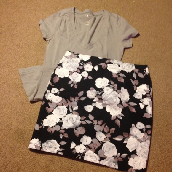 Floral Mini Skirt - Black n White