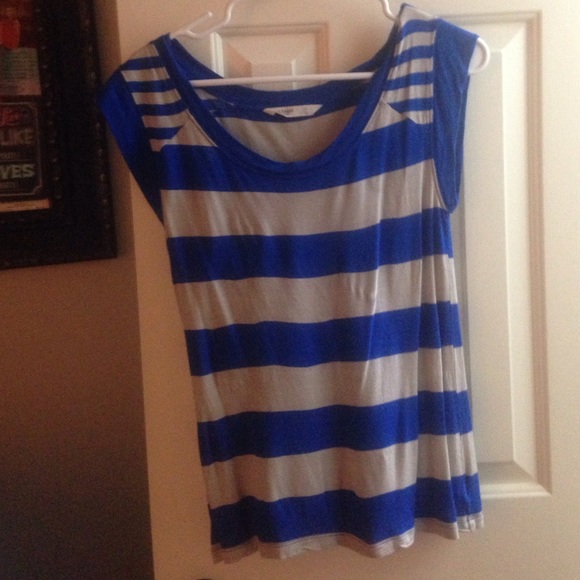 Blue and beige tshirt