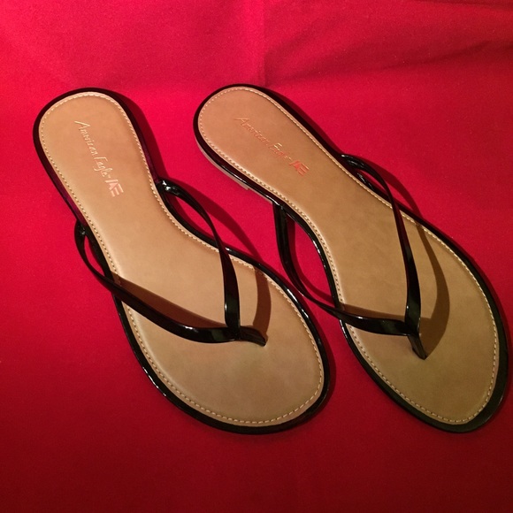 NWT AMERICAN EAGLE FLIP FLOPS SIZE 10