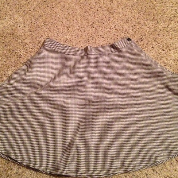 Houndstooth Circle Skirt - Picture 2 of 3