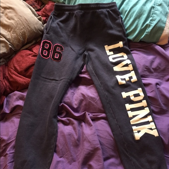 Pink Sweats - Picture 3 of 3