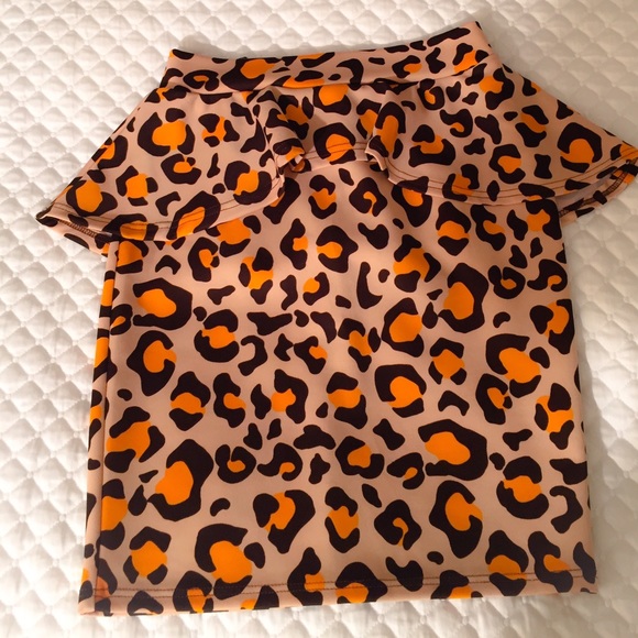 •SOLD•Leopard Print Peplum Skirt - Picture 2 of 3