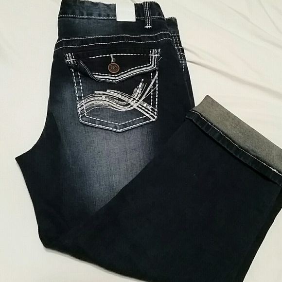 NWOT Maurices premium denim capris