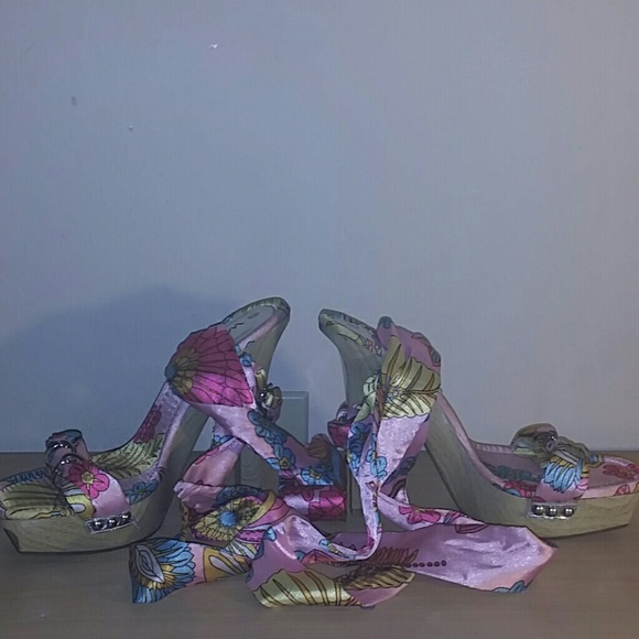 Pink sandals - Picture 3 of 4
